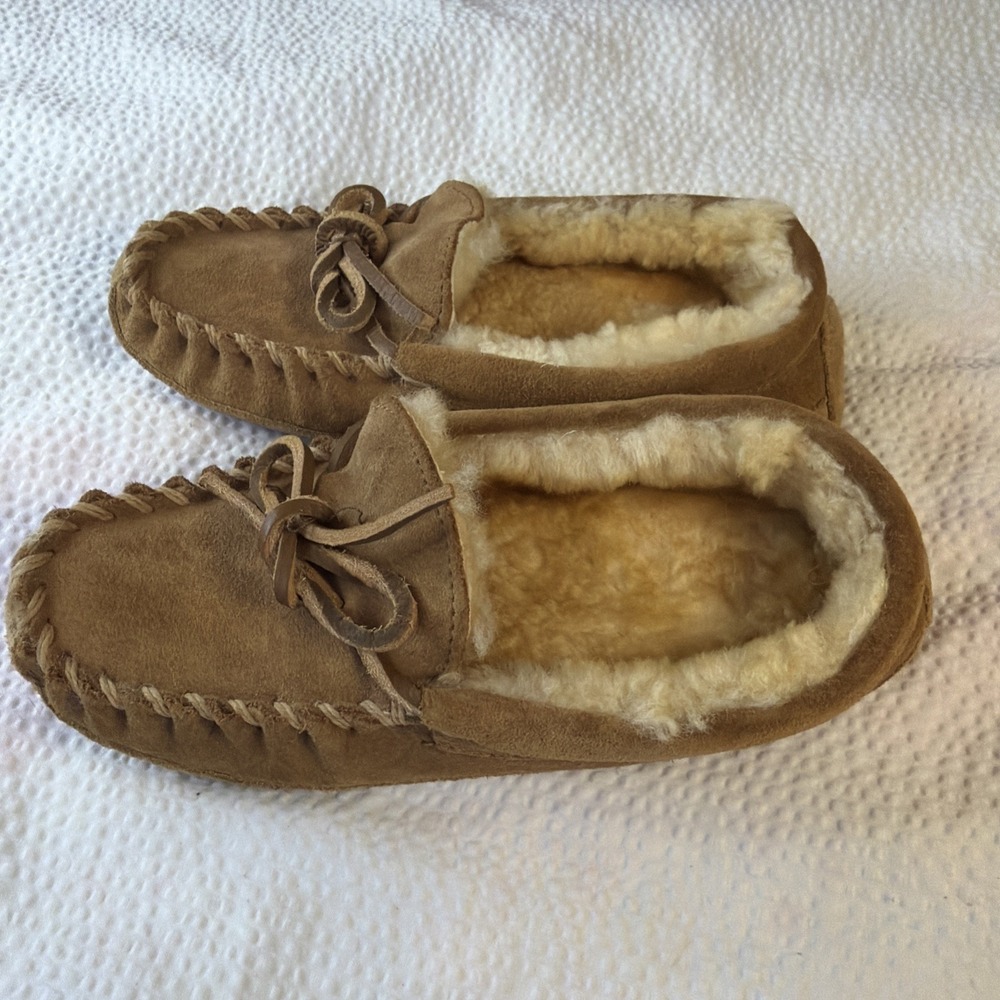 LL Bean Kid's Brown Suede Wicked Good Shearling Line Moccasin Slippers Size 3